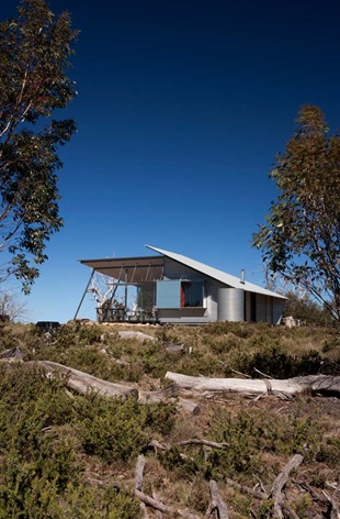 The Mt Franklin Visitors Shelter, with its environment-engaging exploded form, is anything but a typical bush hut.